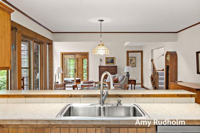 5235 Oakdale Drive, Blendon Twp, MI 49426