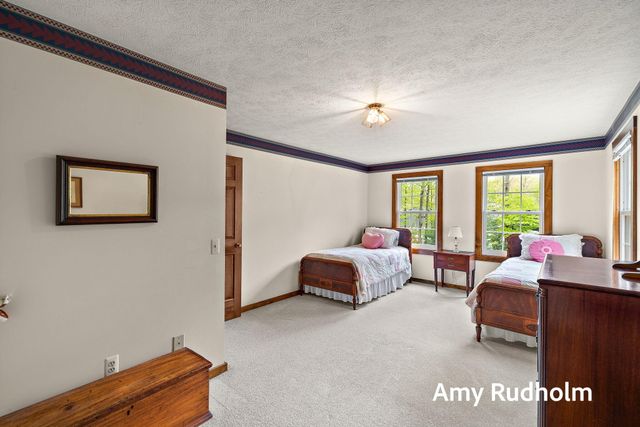 5235 Oakdale Drive, Blendon Twp, MI 49426