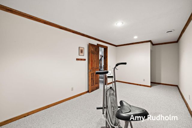 5235 Oakdale Drive, Blendon Twp, MI 49426