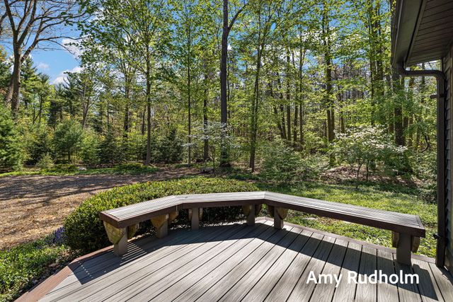 5235 Oakdale Drive, Blendon Twp, MI 49426
