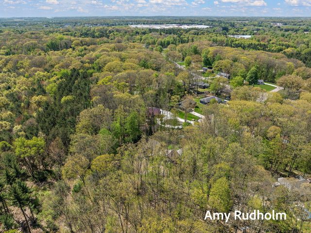 5235 Oakdale Drive, Blendon Twp, MI 49426