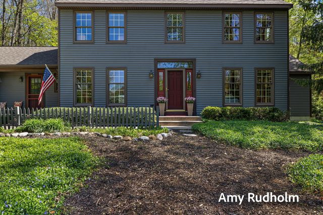 5235 Oakdale Drive, Blendon Twp, MI 49426