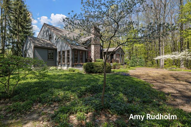 5235 Oakdale Drive, Blendon Twp, MI 49426