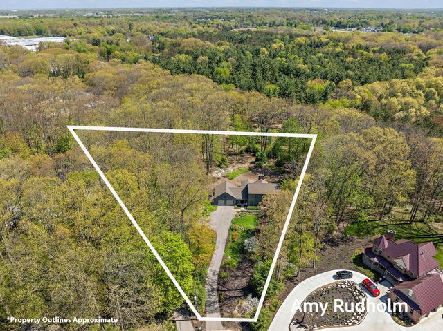5235 Oakdale Drive, Blendon Twp, MI 49426