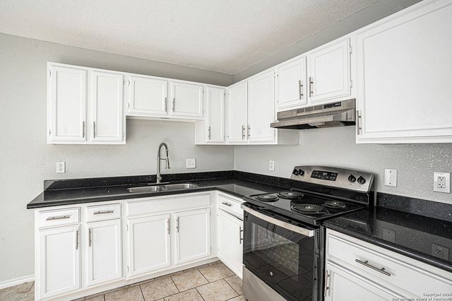 10023 Amber Field, San Antonio, TX 78245