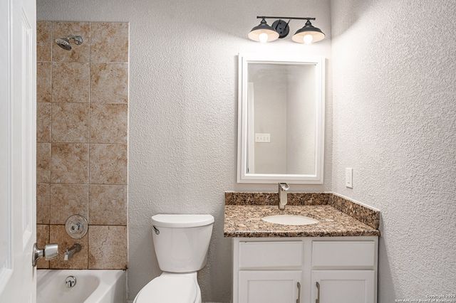 10023 Amber Field, San Antonio, TX 78245