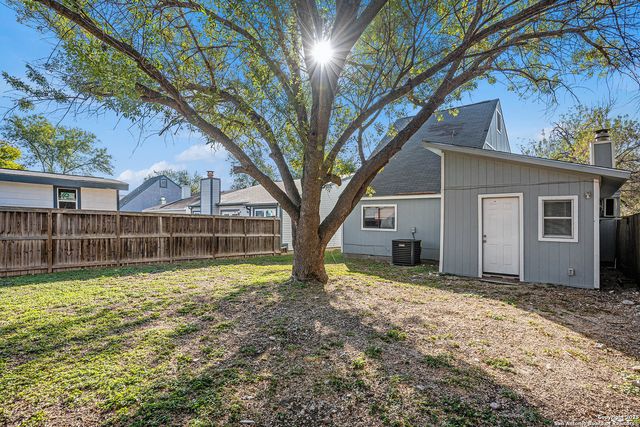 10023 Amber Field, San Antonio, TX 78245
