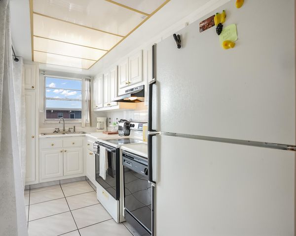 180 NE 12th Avenue 15E, Hallandale Beach, FL 33009