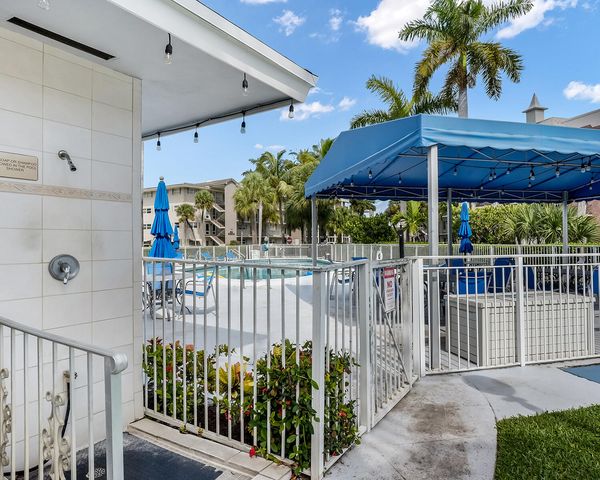 180 NE 12th Avenue 15E, Hallandale Beach, FL 33009