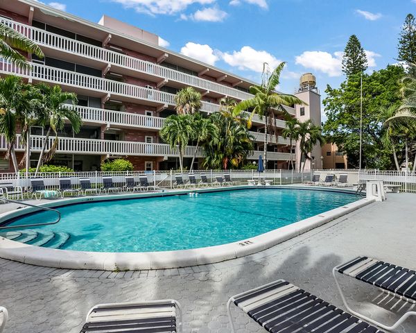 180 NE 12th Avenue 15E, Hallandale Beach, FL 33009