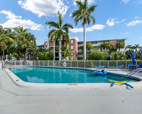 180 NE 12th Avenue 15E, Hallandale Beach, FL 33009