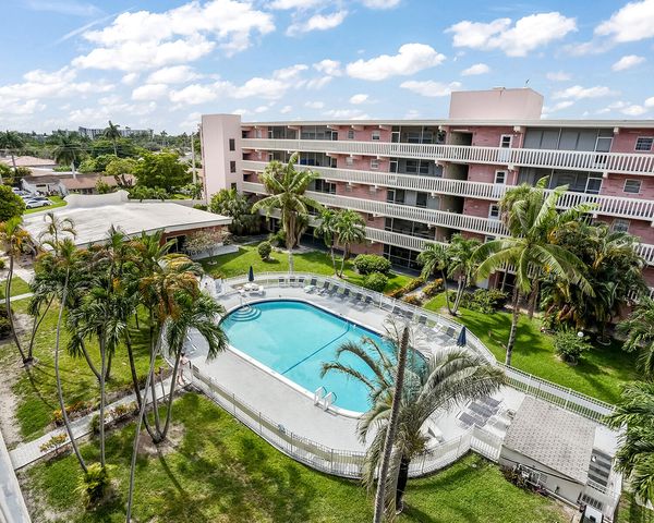 180 NE 12th Avenue 15E, Hallandale Beach, FL 33009