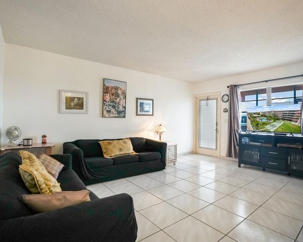 180 NE 12th Avenue 15E, Hallandale Beach, FL 33009