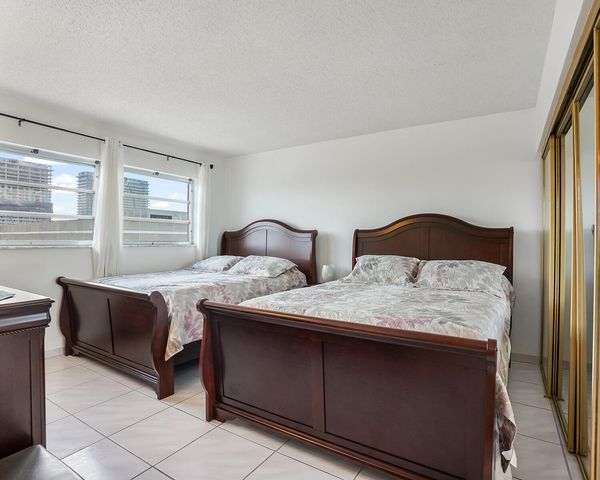 180 NE 12th Avenue 15E, Hallandale Beach, FL 33009