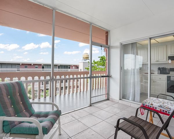 180 NE 12th Avenue 15E, Hallandale Beach, FL 33009