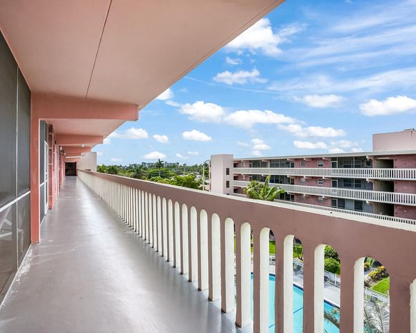 180 NE 12th Avenue 15E, Hallandale Beach, FL 33009