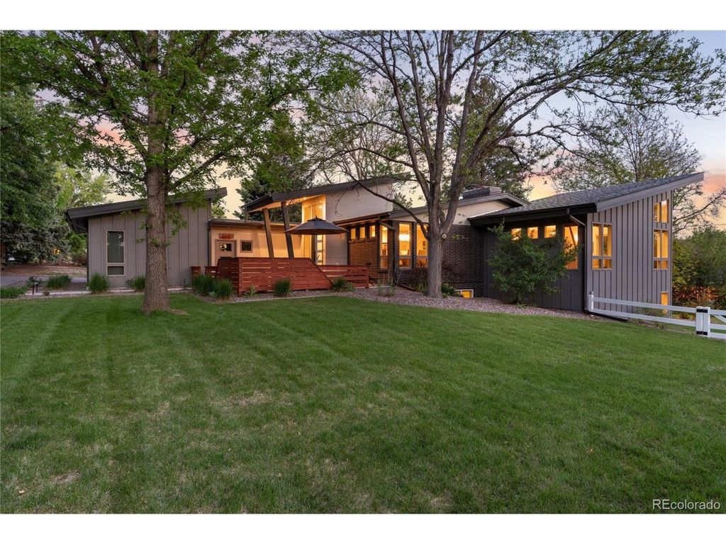 6 Bradbury Ln, Littleton, CO 80120