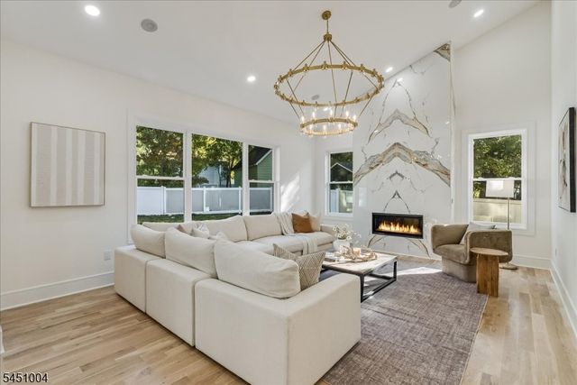 7 Sunset Dr, Millburn Twp., NJ 07041