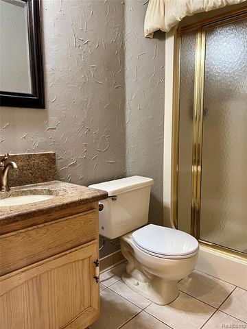 3263 Primrose Drive, Rochester Hills, MI 48307