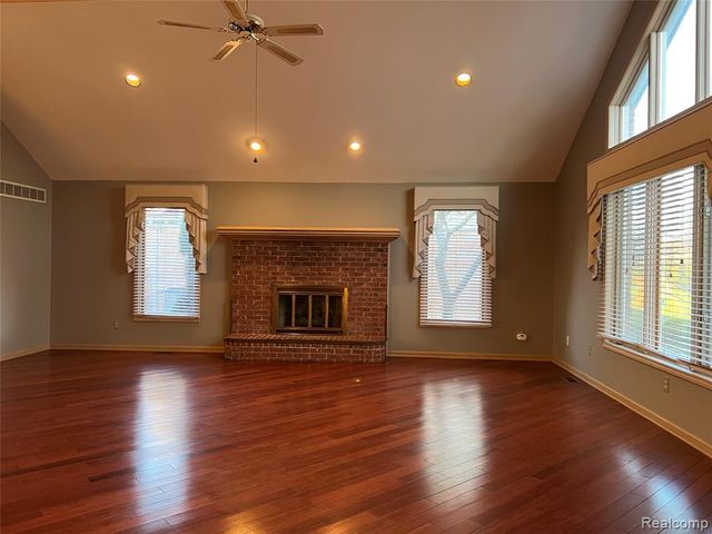 3263 Primrose Drive, Rochester Hills, MI 48307