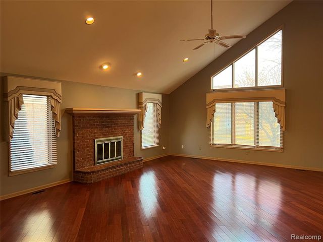 3263 Primrose Drive, Rochester Hills, MI 48307