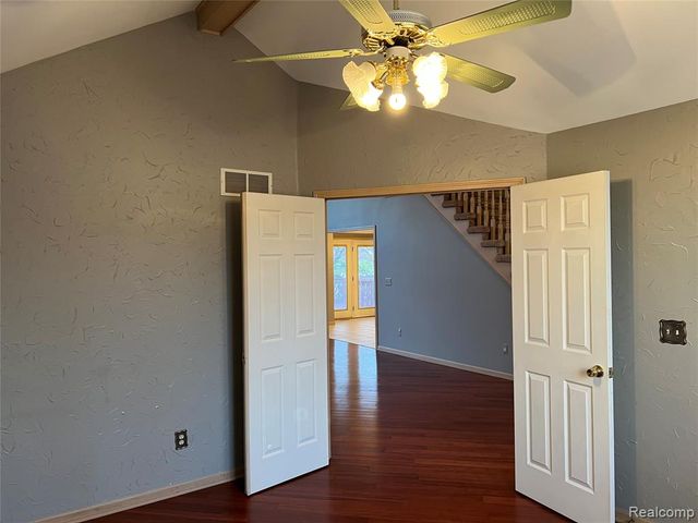 3263 Primrose Drive, Rochester Hills, MI 48307