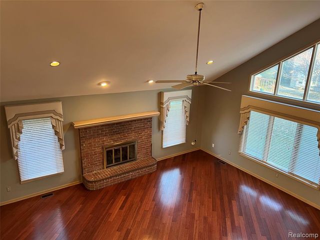 3263 Primrose Drive, Rochester Hills, MI 48307