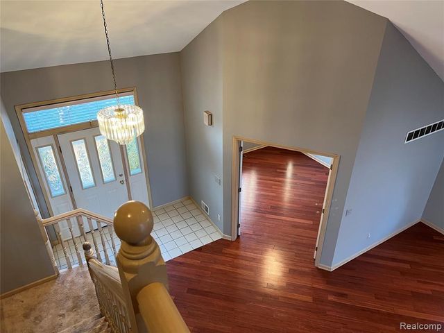 3263 Primrose Drive, Rochester Hills, MI 48307