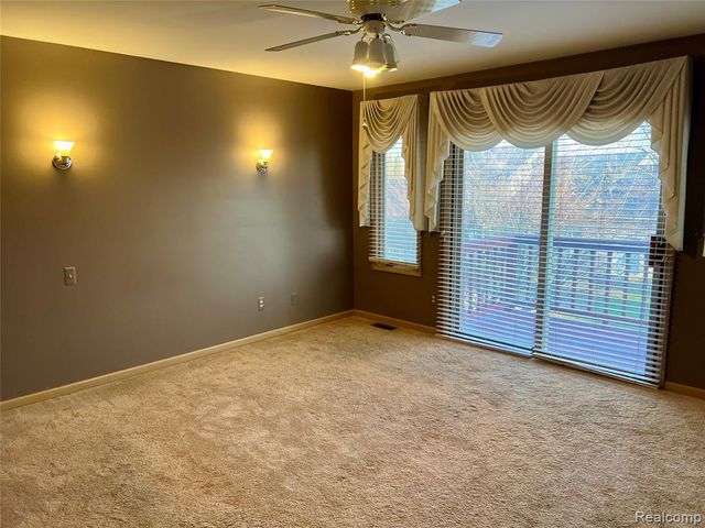 3263 Primrose Drive, Rochester Hills, MI 48307