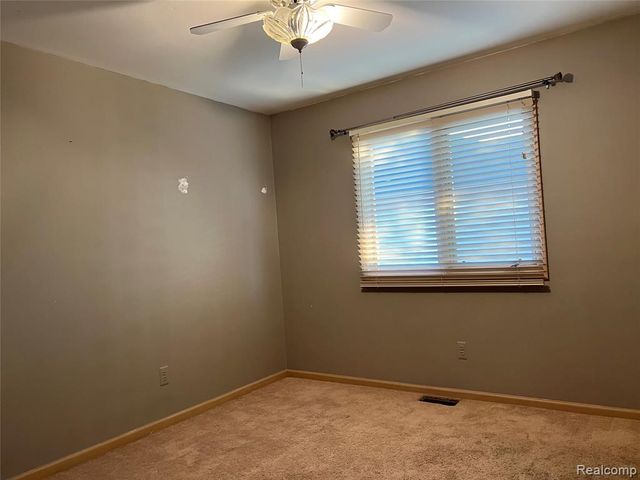 3263 Primrose Drive, Rochester Hills, MI 48307