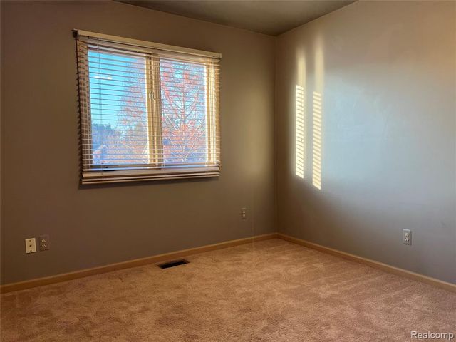 3263 Primrose Drive, Rochester Hills, MI 48307