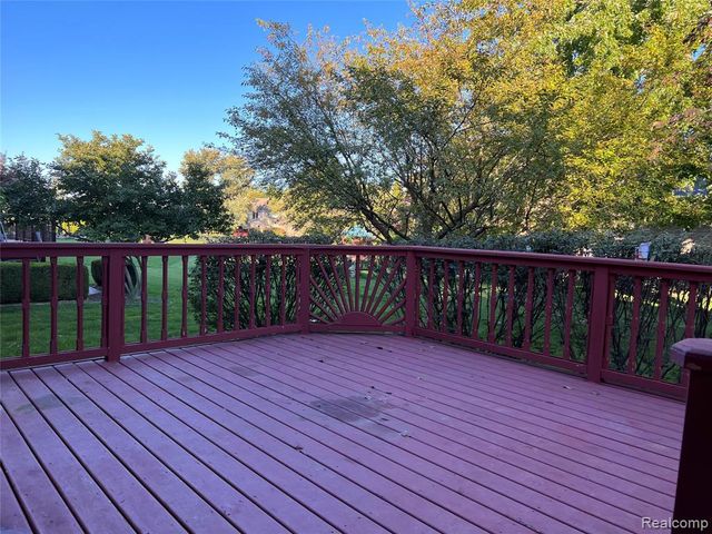 3263 Primrose Drive, Rochester Hills, MI 48307