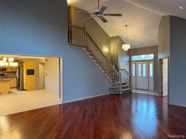 3263 Primrose Drive, Rochester Hills, MI 48307