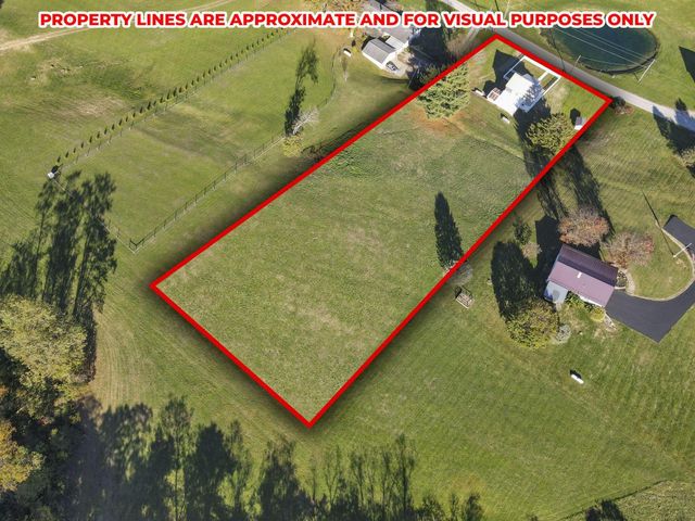 2165 Tent Road NE, Lancaster, OH 43130