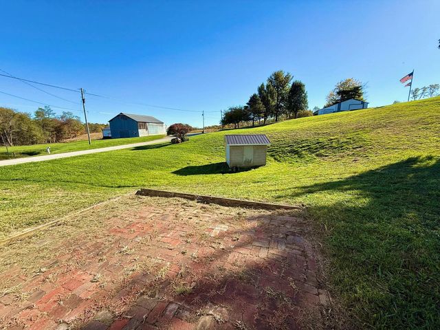 2165 Tent Road NE, Lancaster, OH 43130