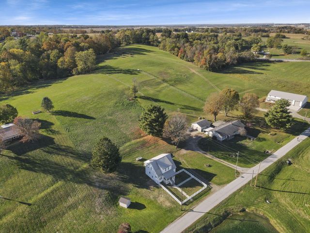 2165 Tent Road NE, Lancaster, OH 43130