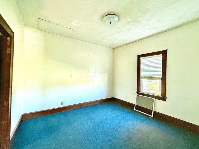 2165 Tent Road NE, Lancaster, OH 43130