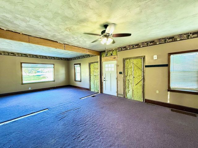 2165 Tent Road NE, Lancaster, OH 43130