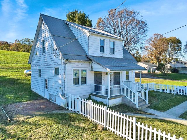 2165 Tent Road NE, Lancaster, OH 43130