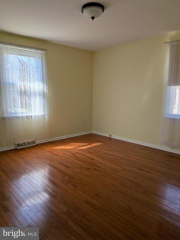 443 GREENWICH AVE, Paulsboro, NJ 08066