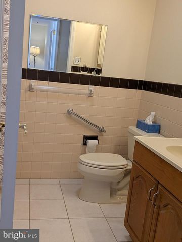 443 GREENWICH AVE, Paulsboro, NJ 08066