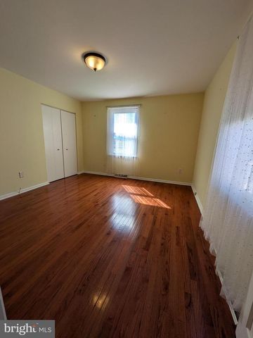 443 GREENWICH AVE, Paulsboro, NJ 08066