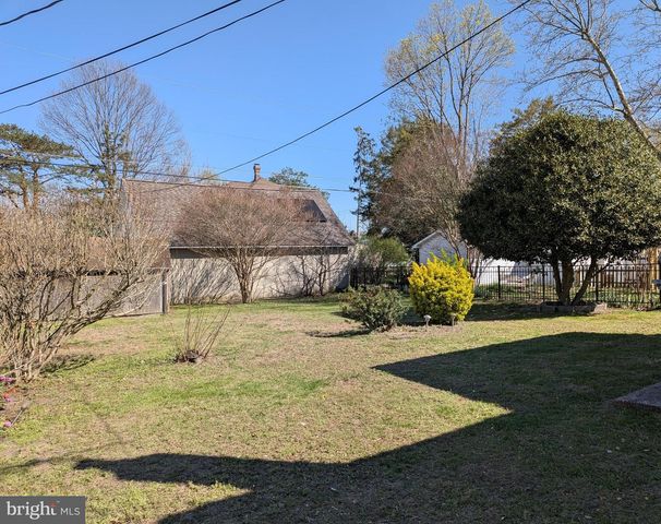 443 GREENWICH AVE, Paulsboro, NJ 08066