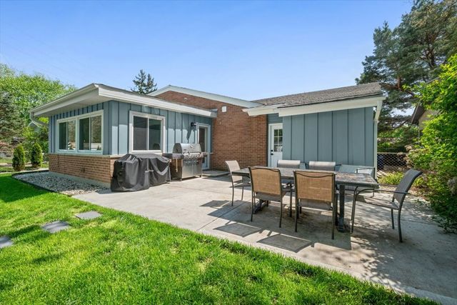 310 Chipili Drive, Northbrook, IL 60062