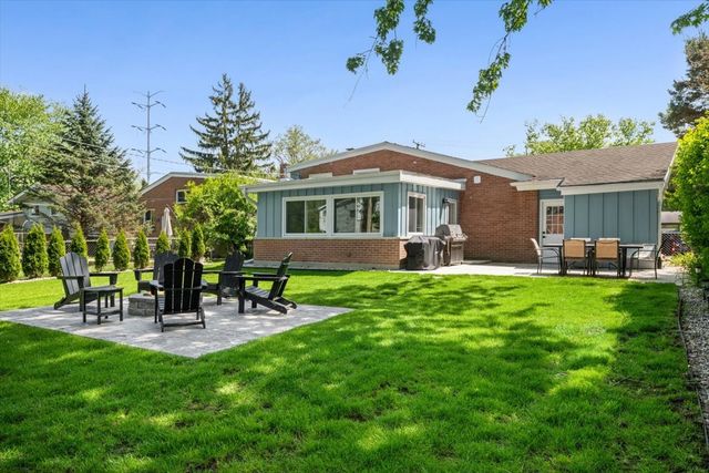 310 Chipili Drive, Northbrook, IL 60062