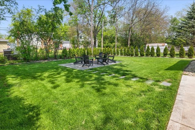 310 Chipili Drive, Northbrook, IL 60062