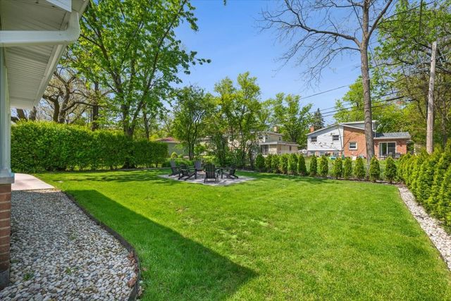 310 Chipili Drive, Northbrook, IL 60062