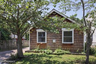427 Cedar Avenue, Leonardo, NJ 07737