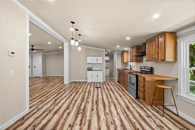 8431 Navajo Trail, Rogers, AR 72756