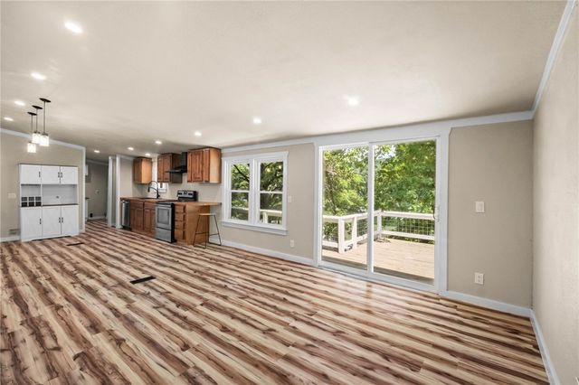 8431 Navajo Trail, Rogers, AR 72756